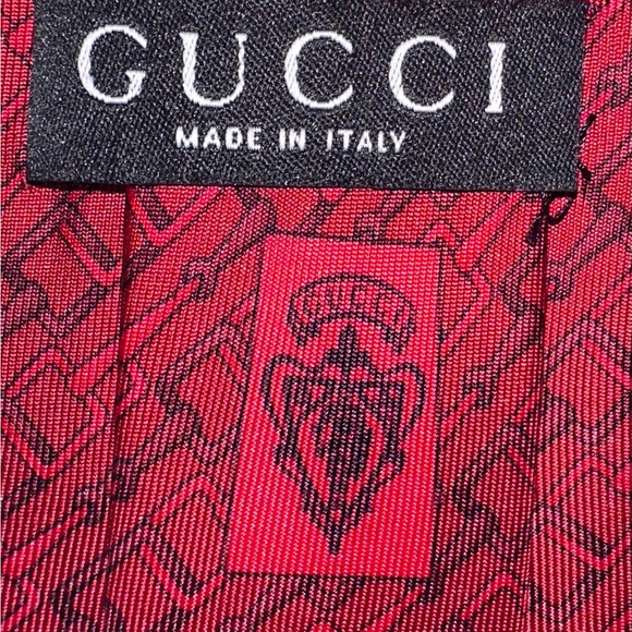 Gucci Red 100%Silk Men’s Tie, Vintage excellent condition, classic Gucci Pattern - Picture 3 of 7